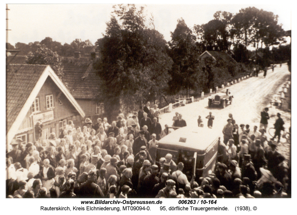 Rauterskirch, 95, dörfliche Trauergemeinde