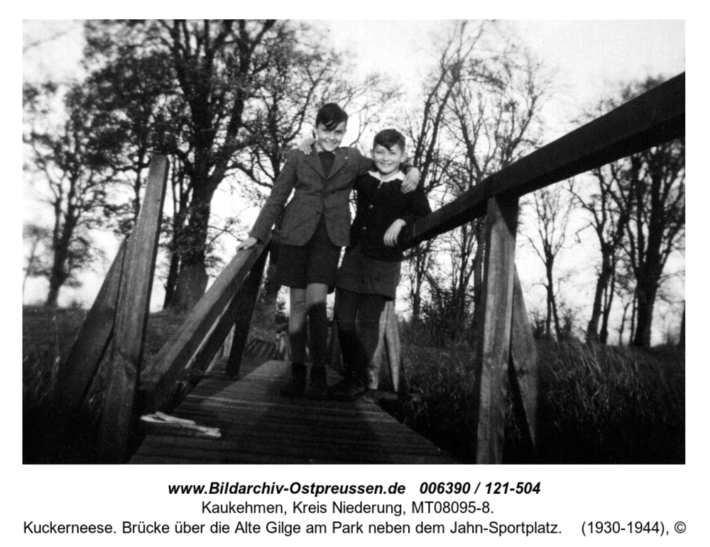 Kuckerneese. Brücke über die Alte Gilge am Park neben dem Jahn-Sportplatz