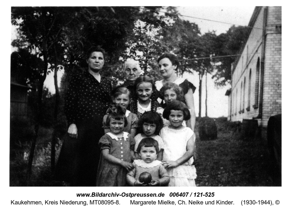 Kuckerneese. Oma Bajorat, Margarete Mielke, Ch. Neike und Kinder