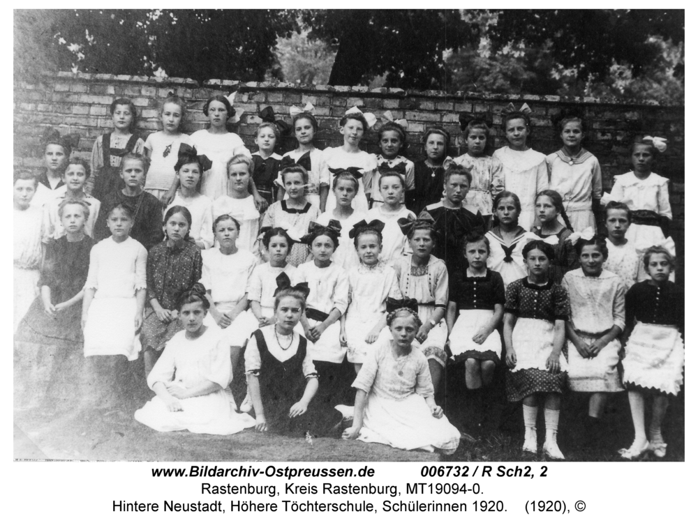 Rastenburg, Hintere Neustadt, Höhere Töchterschule, Schülerinnen 1920