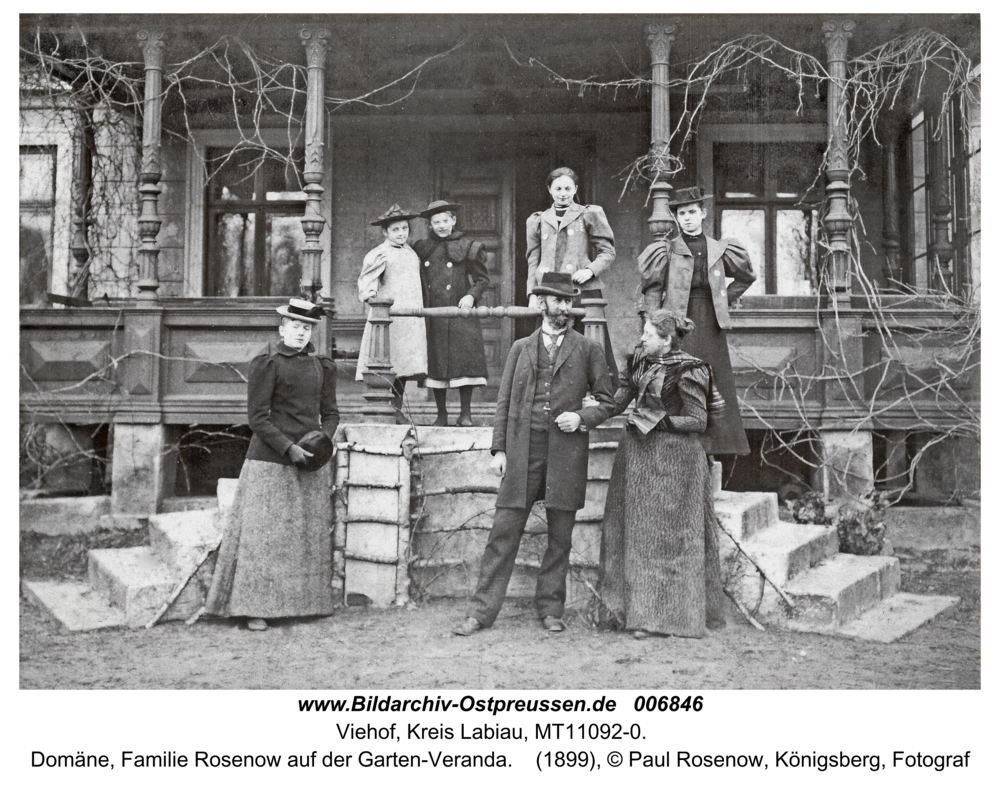 Viehof, Domäne, Familie Rosenow auf der Garten-Veranda