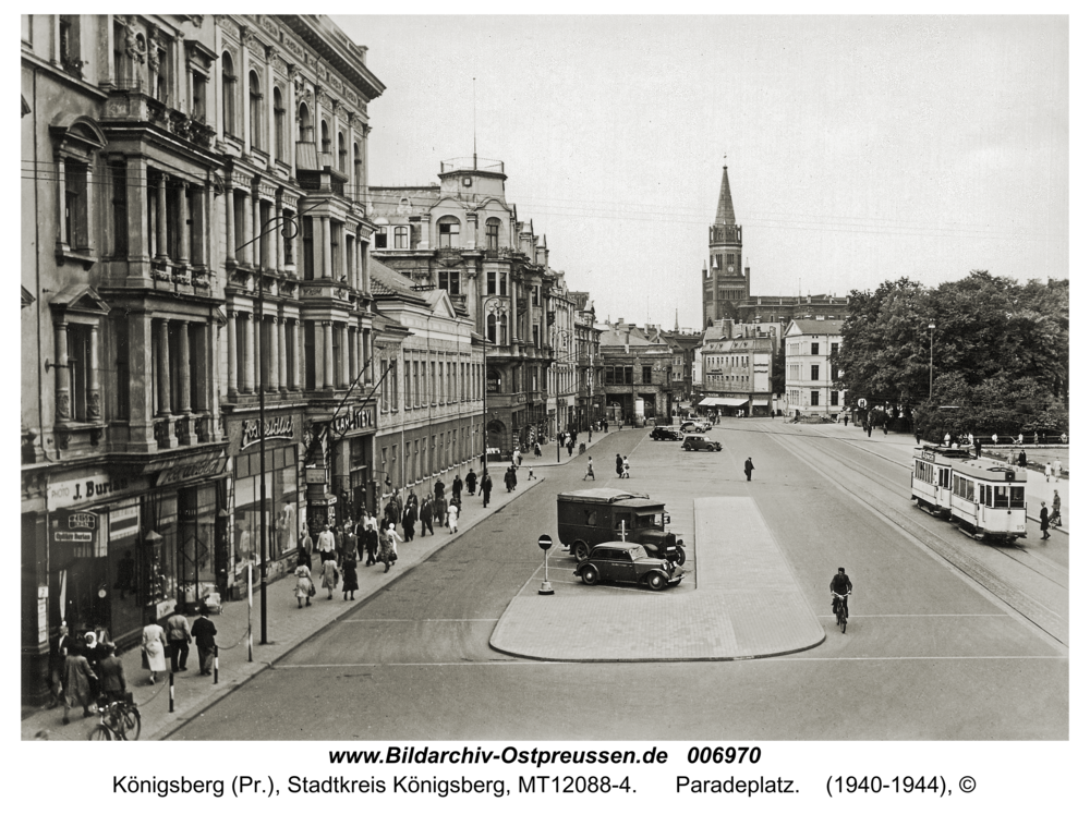 Königsberg (Pr.), Paradeplatz, Blick auf die Altstädtische Kirche