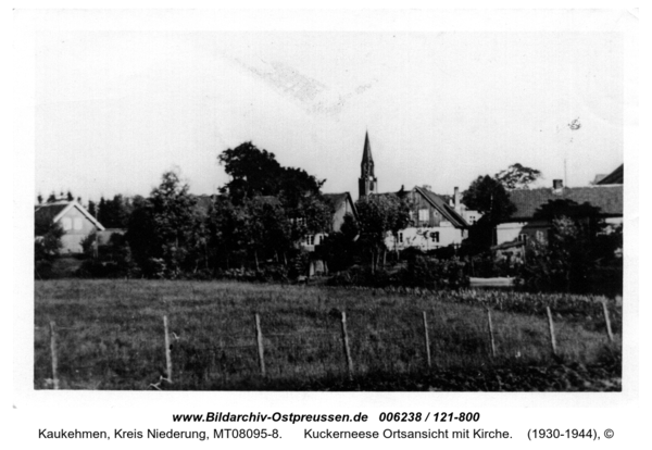 Kuckerneese Ortsansicht mit Kirche