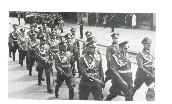 Tilsit, Hohe Str., Truppenparade am 20.04.1939, Reserveoffizierskorps