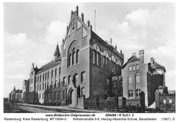 Rastenburg, Wilhelmstraße 6-8, Herzog-Albrechts-Schule, Bauarbeiten