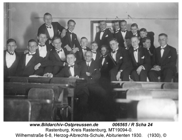 Rastenburg, Wilhelmstraße 6-8, Herzog-Albrechts-Schule, Abiturienten 1930