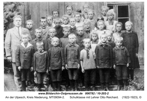 Tranatenberg, Schulklasse mit Lehrer Otto Reichard