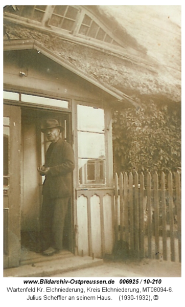 Wartenfeld, Julius Scheffler an seinem Haus