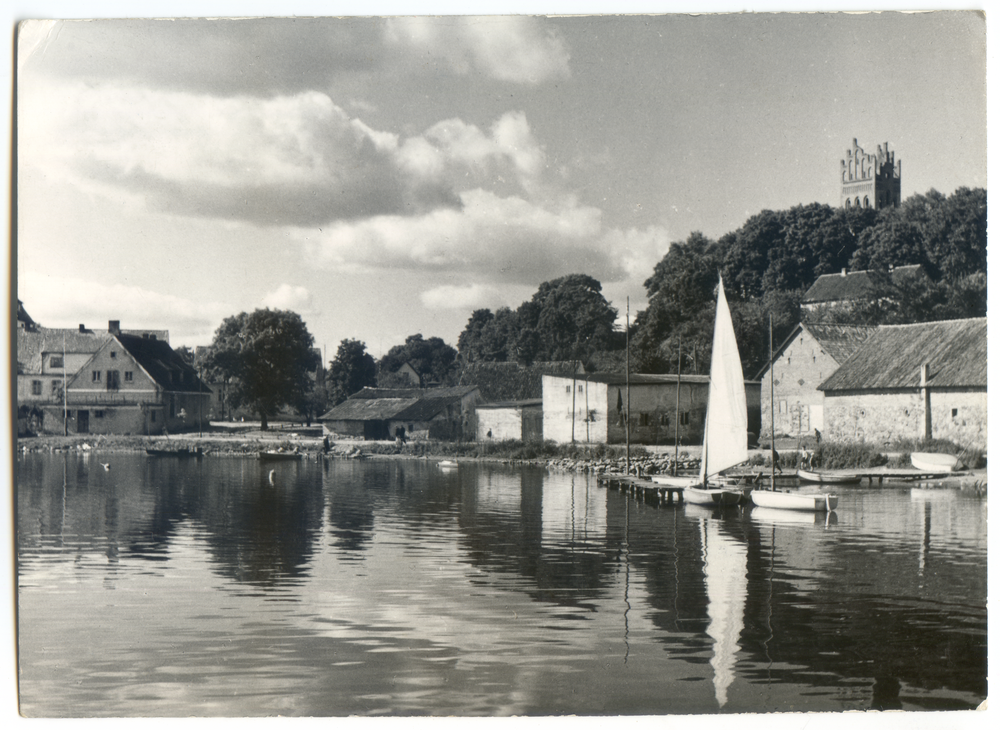 Rhein Kr. Lötzen, Blick über den See auf den Kirchturm