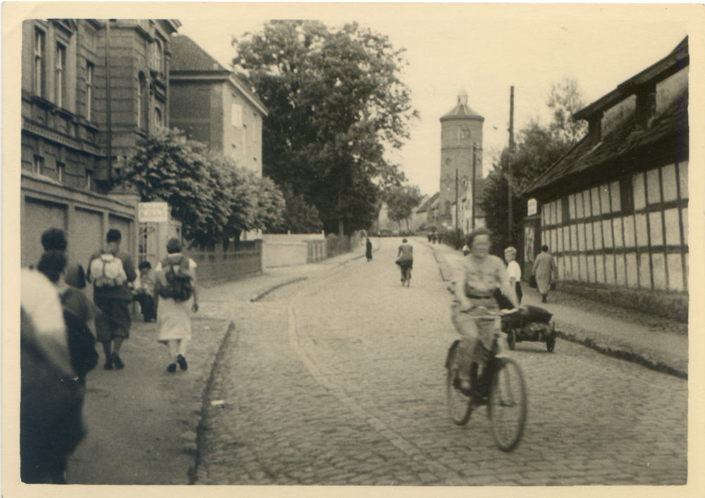 Ragnit, Windheimstraße mit Wasserturm