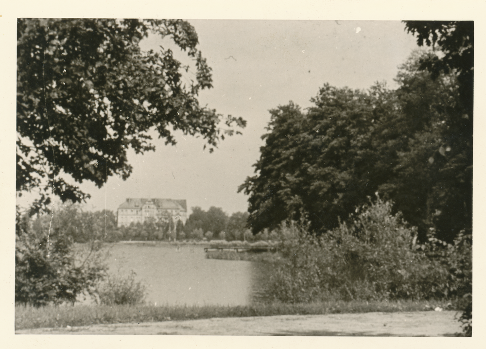 Rastenburg, Oberteich und Kreiskrankenhaus