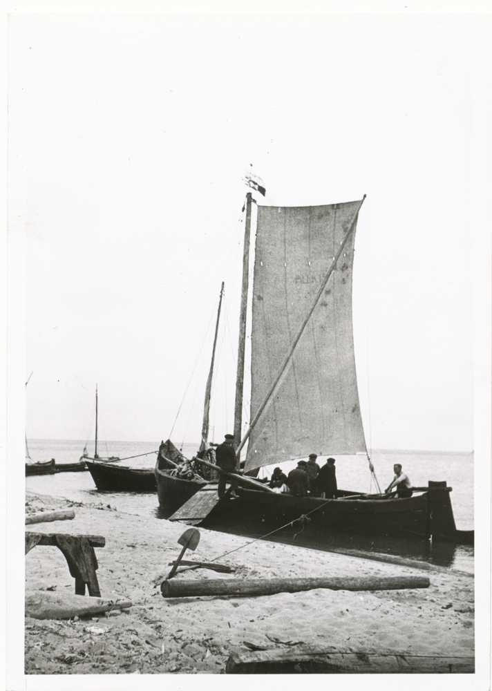 Pillkoppen, Kurenkähne am Haffstrand,