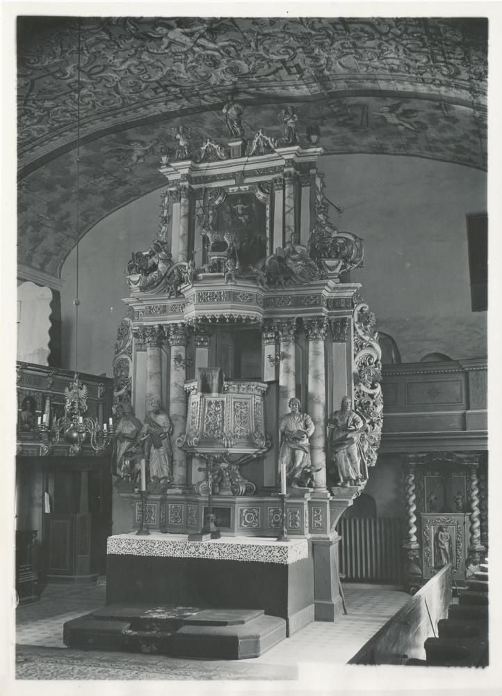 Pörschken, Kirchenaltar von 1731