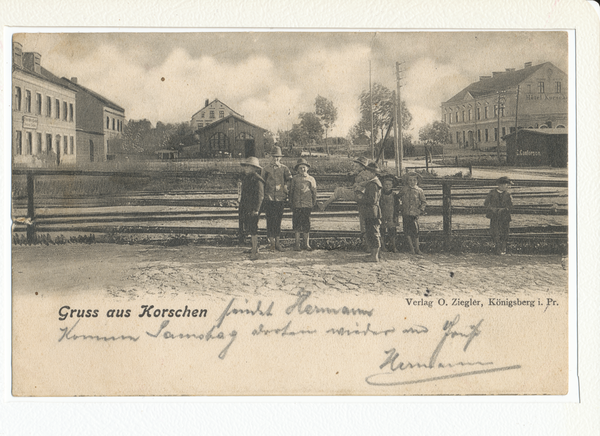 Korschen, Kinder am Bahngleis