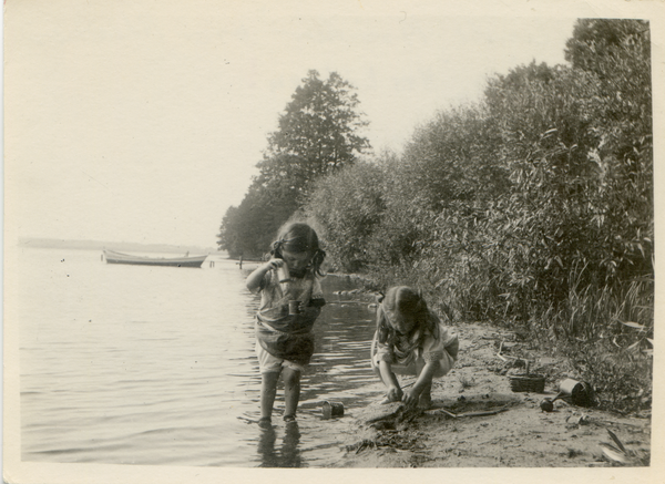 Rhein Kr. Lötzen, Spielende Kinder am Rheiner See