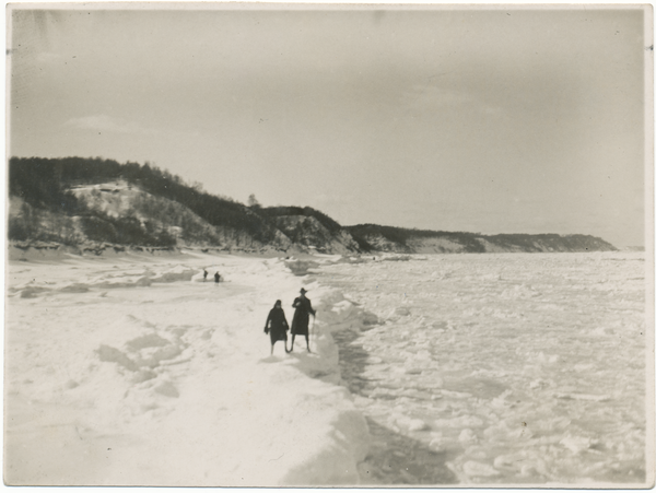 Rauschen Kr. Samland, Strand und Ostsee mit Packeisfeldern