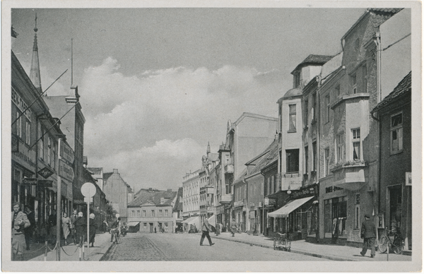 Rastenburg, Hermann-Göring-Straße, davor Königsberger Straße