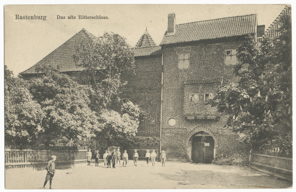 Rastenburg, Schloß mit Torhaus, Westseite