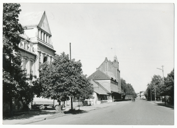 Rastenburg, Bahnhofstraße mit Raiffeisenhaus