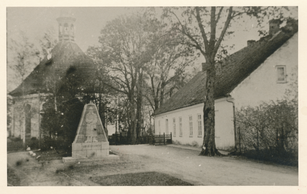 Rauterskirch, Kirche, Pfarrhaus, Kriegerdenkmal