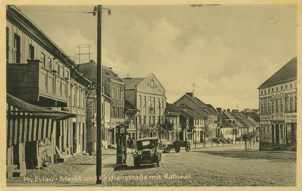 Preußisch Eylau, Markt und Kirchenstraße mit Rathaus