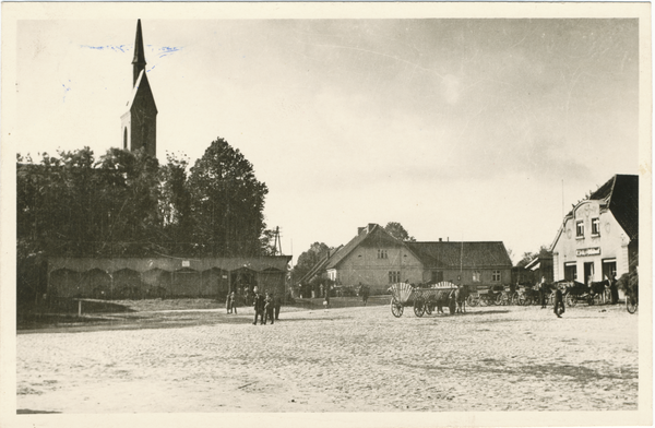 Prökuls, Marktplatz und Kirche