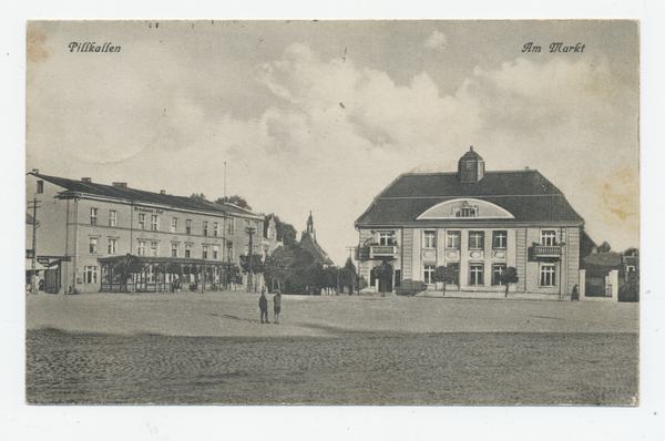 Pillkallen, Kreisstadt, Am Markt