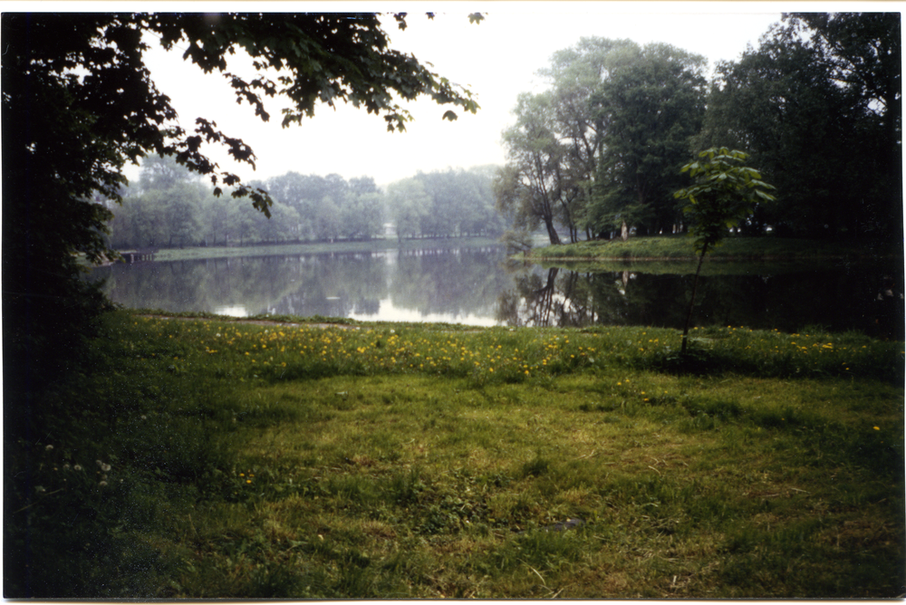 Tilsit (Советск), Ehemaliger Schlossmühlenteich, rechts die ehemalige Schäferei