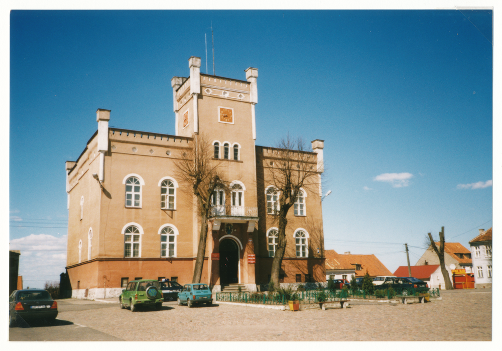 Passenheim, Marktplatz mit Rathaus