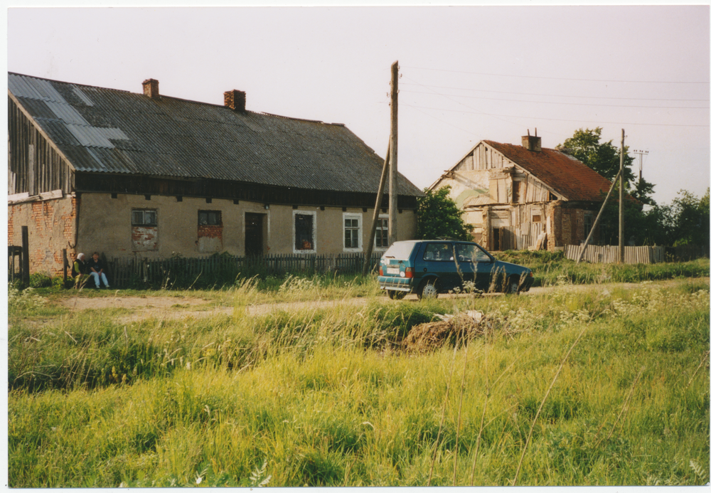 Jennen, vor der Schule