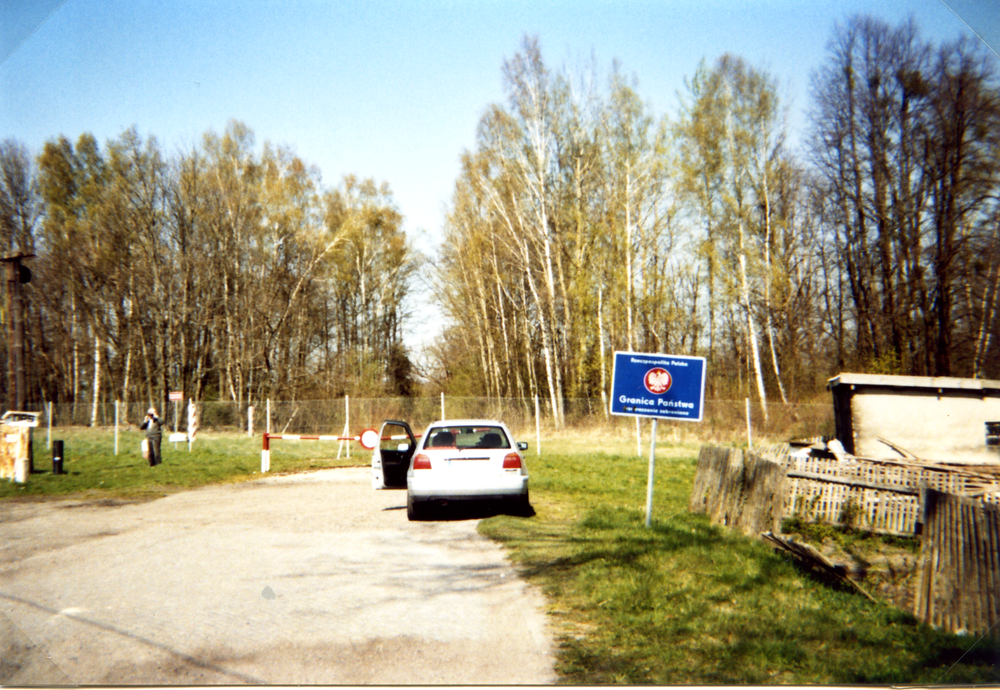 Schönbruch Kr. Bartenstein (Szczurkowo), Blick über den Grenzzaun der polnisch-russischen Grenze