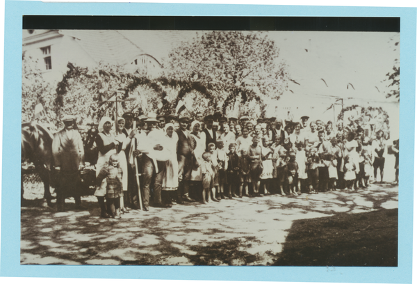 Friedenberg, 1. Mai 1936, Gesamte Gutsbelegschaft vom Gut Mehleden