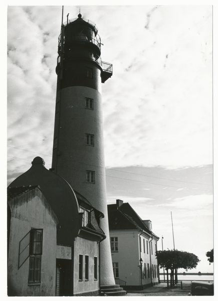 Pillau, Straße und Leuchtturm