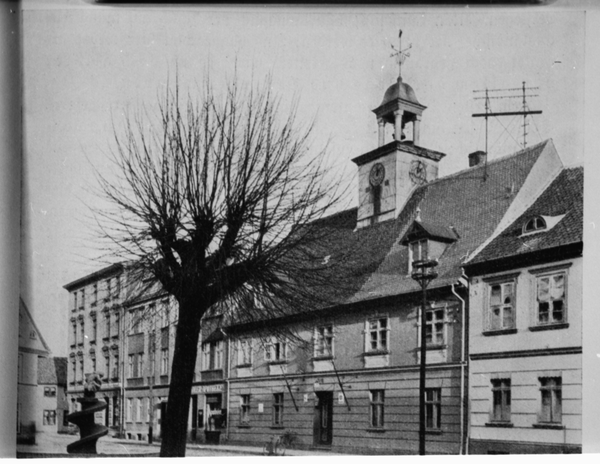 Pillau, Seestadt, Adolf-Hitler-Platz mit Rathaus