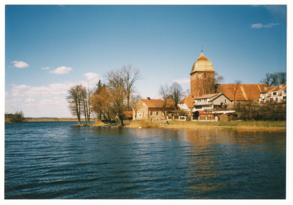 Passenheim, Partie am See mit Kirche