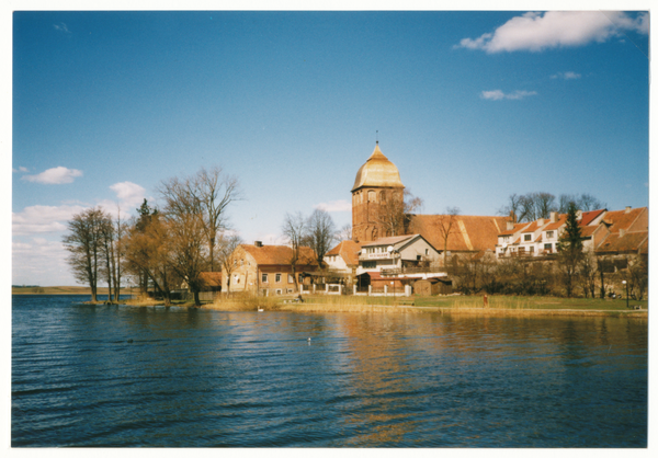 Passenheim, Partie am See mit Kirche