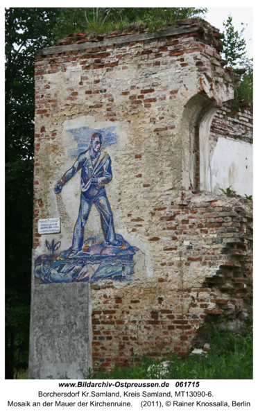 Borchersdorf Kr. Samland, Mosaik an der Mauer der Kirchenruine