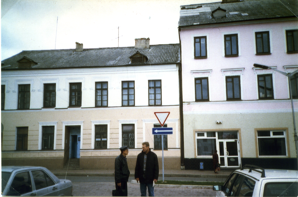 Friedland (Правдинск), Häuser am Marktplatz