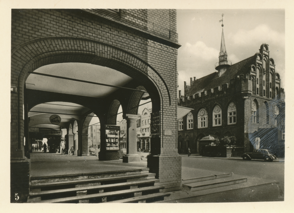 Marienburg i. Westpr., Hohe Lauben und Rathaus