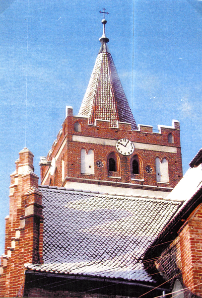 Friedland (Правдинск), Blick auf den Glockenturm der Kirche (Winteraufnahme)