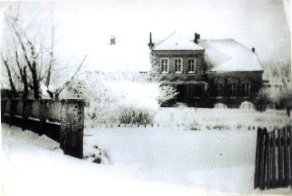 Dommelkeim Kr. Bartenstein, Ansicht des Gutshauses (Winteraufnahme)