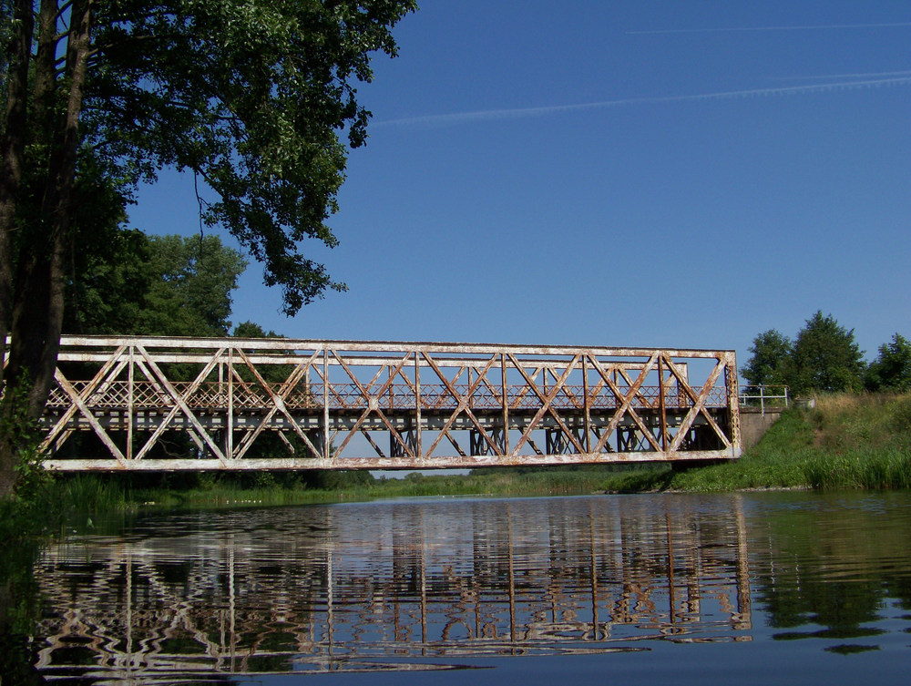 Sypittken, Eisenbahnbrücke über die Lega