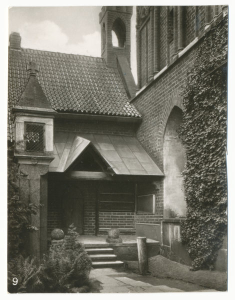 Marienburg i. Westpr., Die Marienburg, Eingang zur St. Annen Kapelle