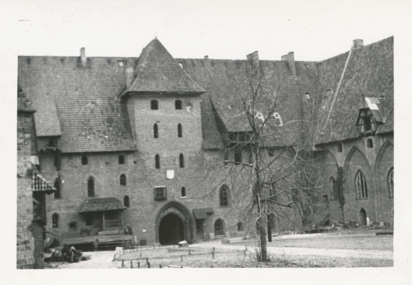 Marienburg i. Westpr., Hof in der Marienburg - Mittelschloss