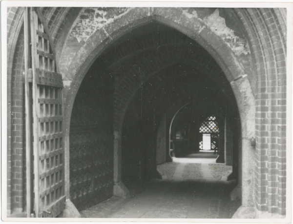 Marienburg, Westpr., Mittelschloss, Eingang, vom Hof aus gesehen