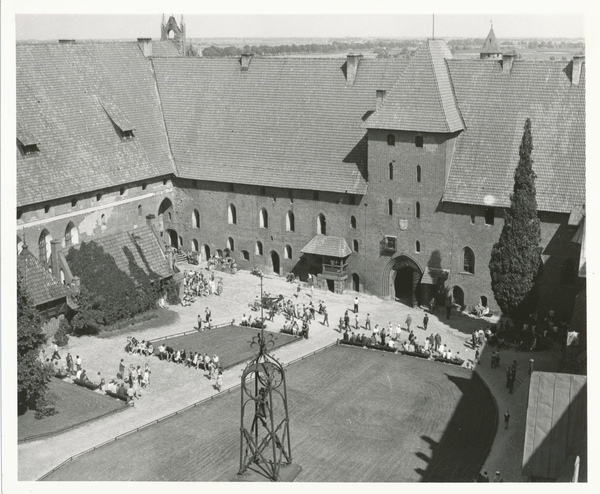 Marienburg i. Westpr., Hof in der Marienburg - Mittelschloss