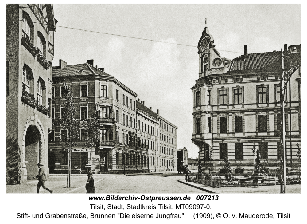 Tilsit, Stift- und Grabenstraße, Brunnen "Die eiserne Jungfrau"