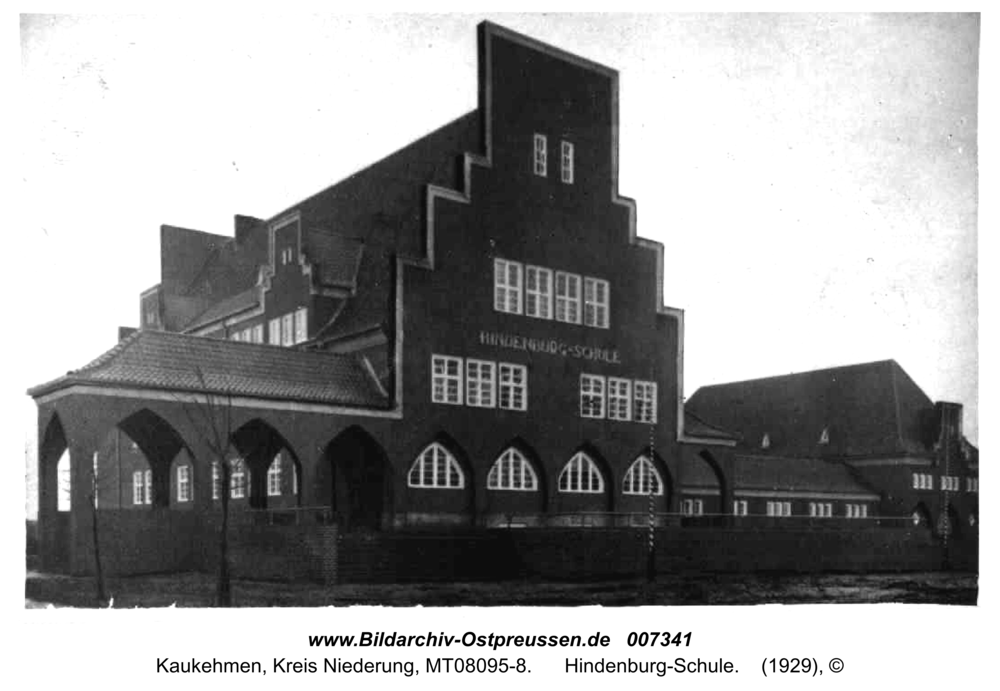 Kuckerneese, Hindenburg-Schule