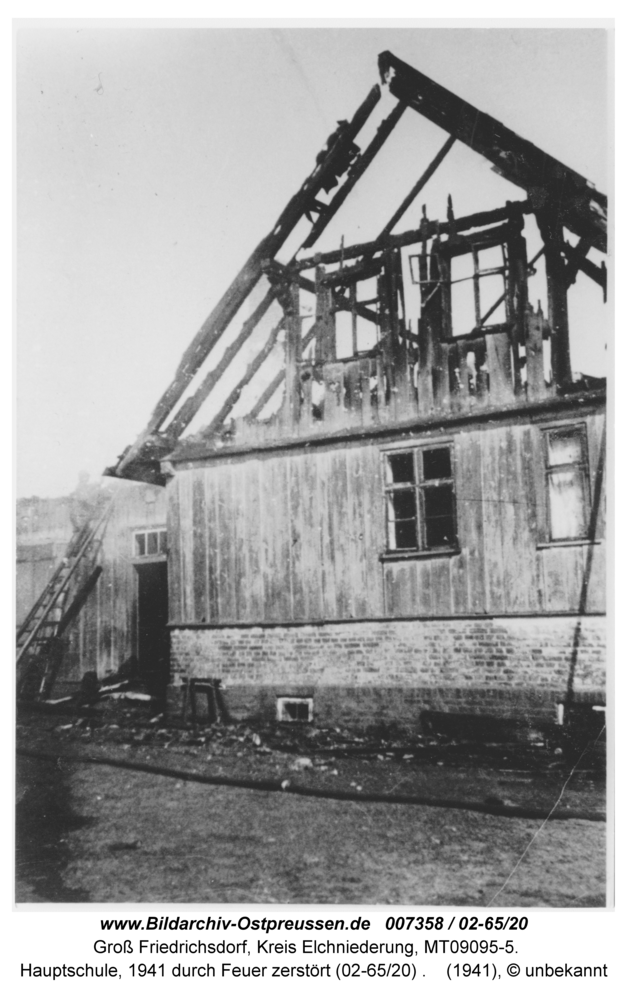 Groß Friedrichsdorf, Hauptschule, 1941 durch Feuer zerstört (02-65/20)