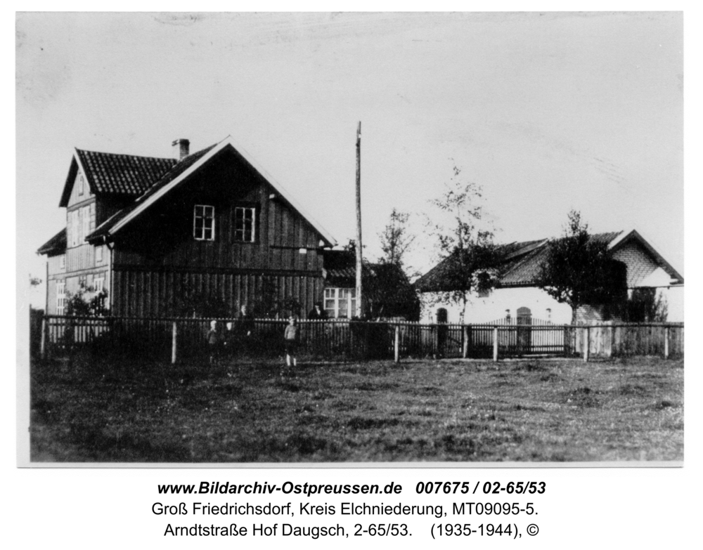 Groß Friedrichsdorf, Arndtstraße Hof Daugsch, 2-65/53